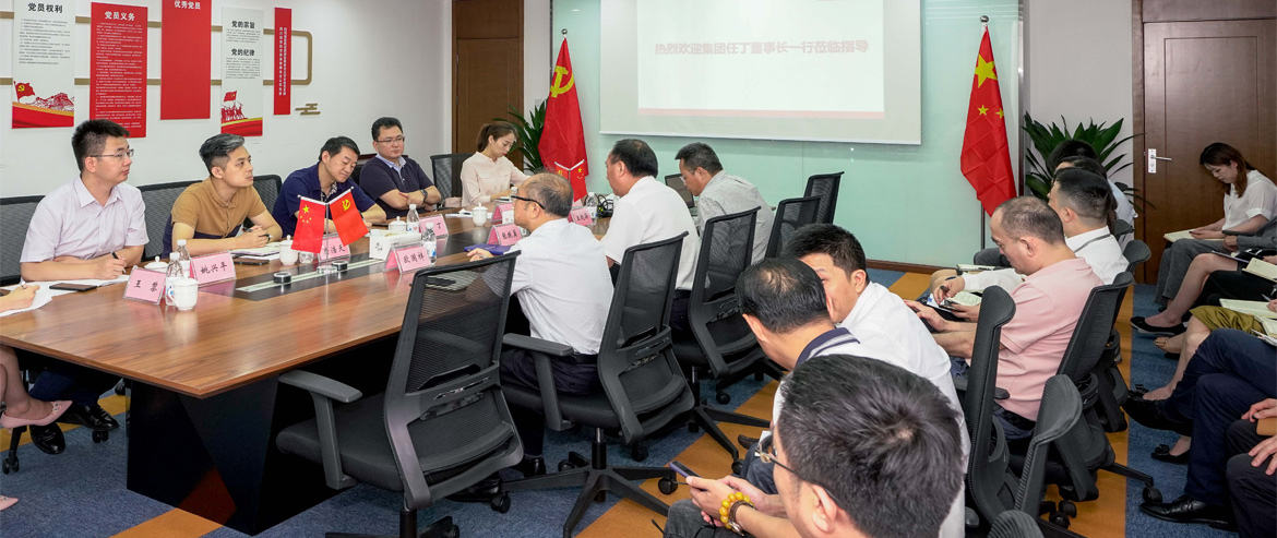 为旅游插上航空“翅膀”，给旅游增添科技“引擎”，用创新创造更大价值