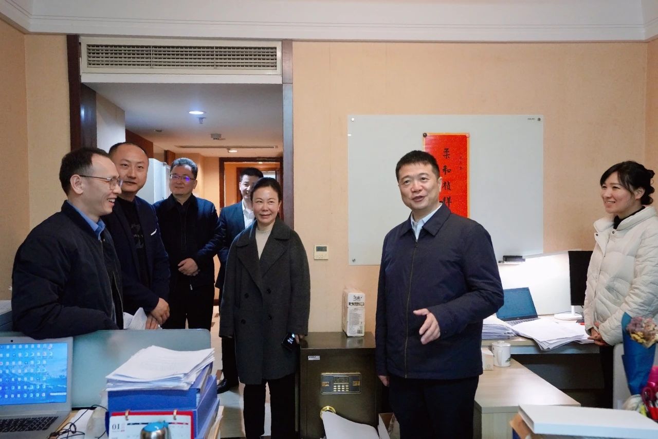 温暖启航，共赴新篇！—— 省尊龙凯时集团领导走访慰问干部职工